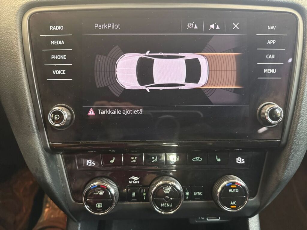 Skoda Octavia 2019 Valkoinen