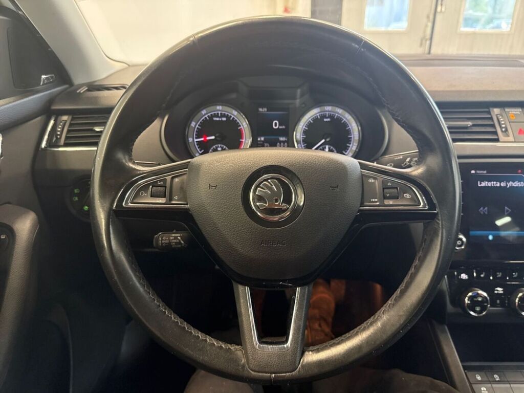 Skoda Octavia 2019 Valkoinen