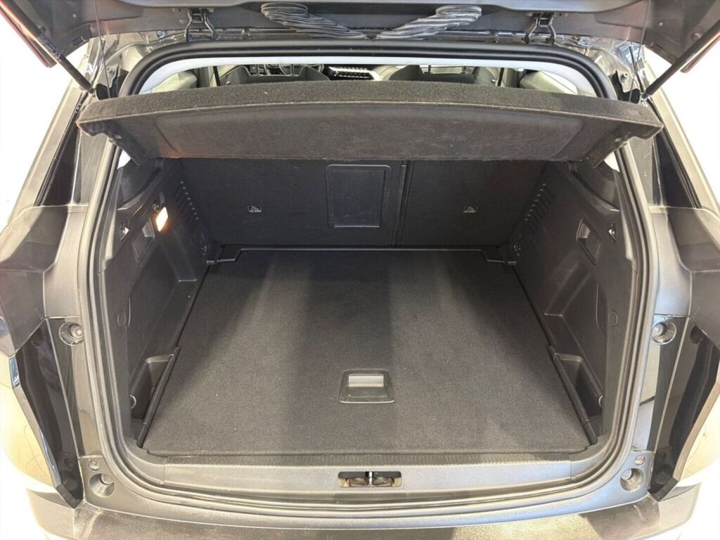 Peugeot 3008 2019 Musta