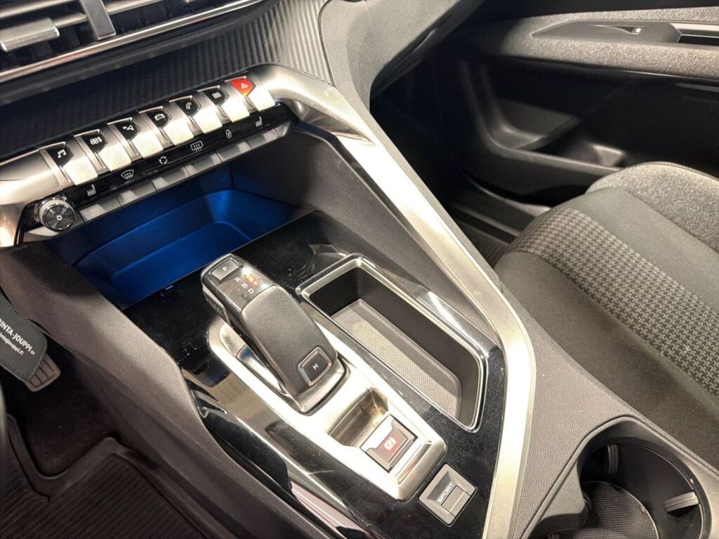 Peugeot 3008 2019 Musta