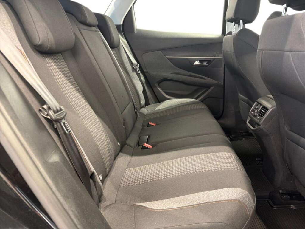 Peugeot 3008 2019 Musta