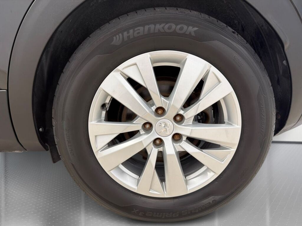 Peugeot 3008 2019 Musta