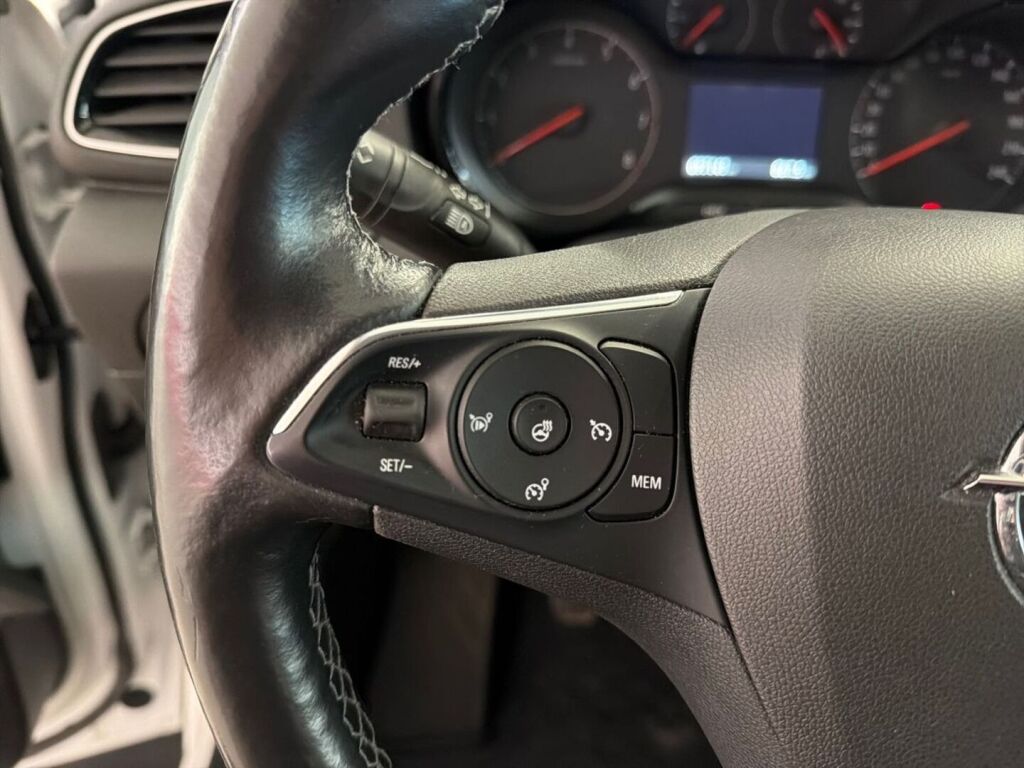 Opel Grandland X 2019 Valkoinen