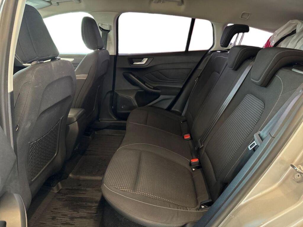 Ford Focus 2019 Metallinhohto Harmaa
