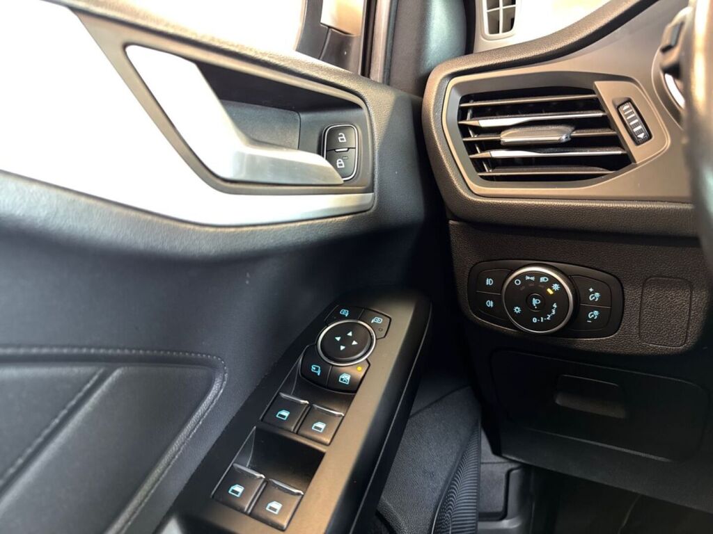 Ford Focus 2019 Metallinhohto Harmaa