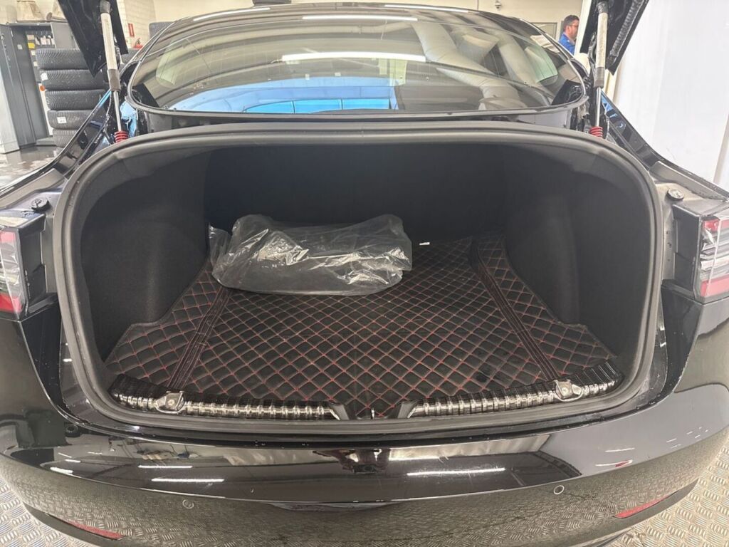 Tesla Model 3 2019 Musta