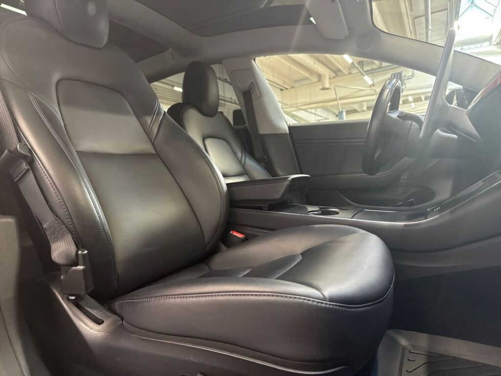 Tesla Model 3 2019 Musta