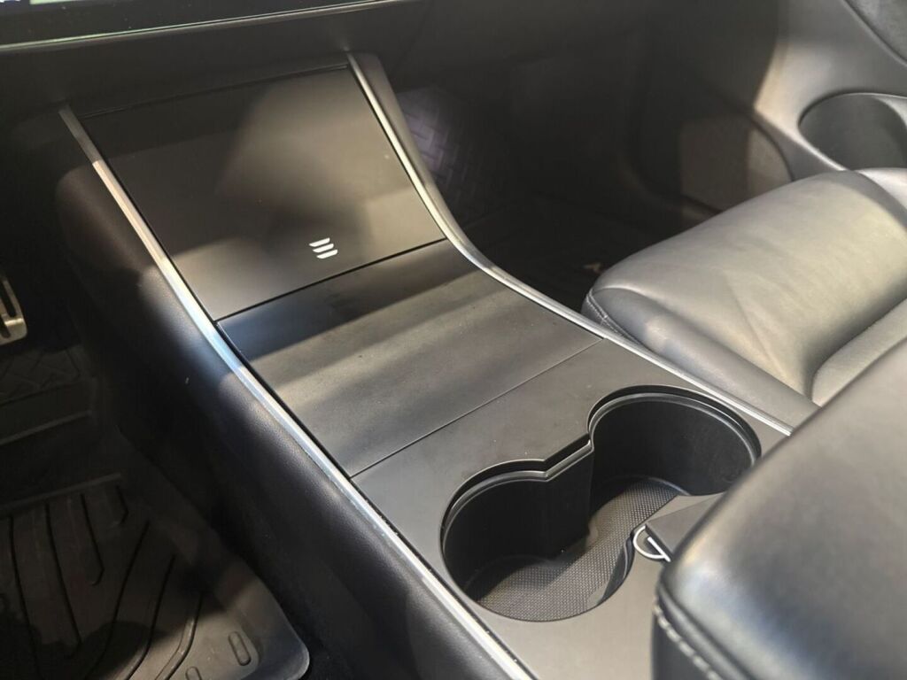 Tesla Model 3 2019 Musta