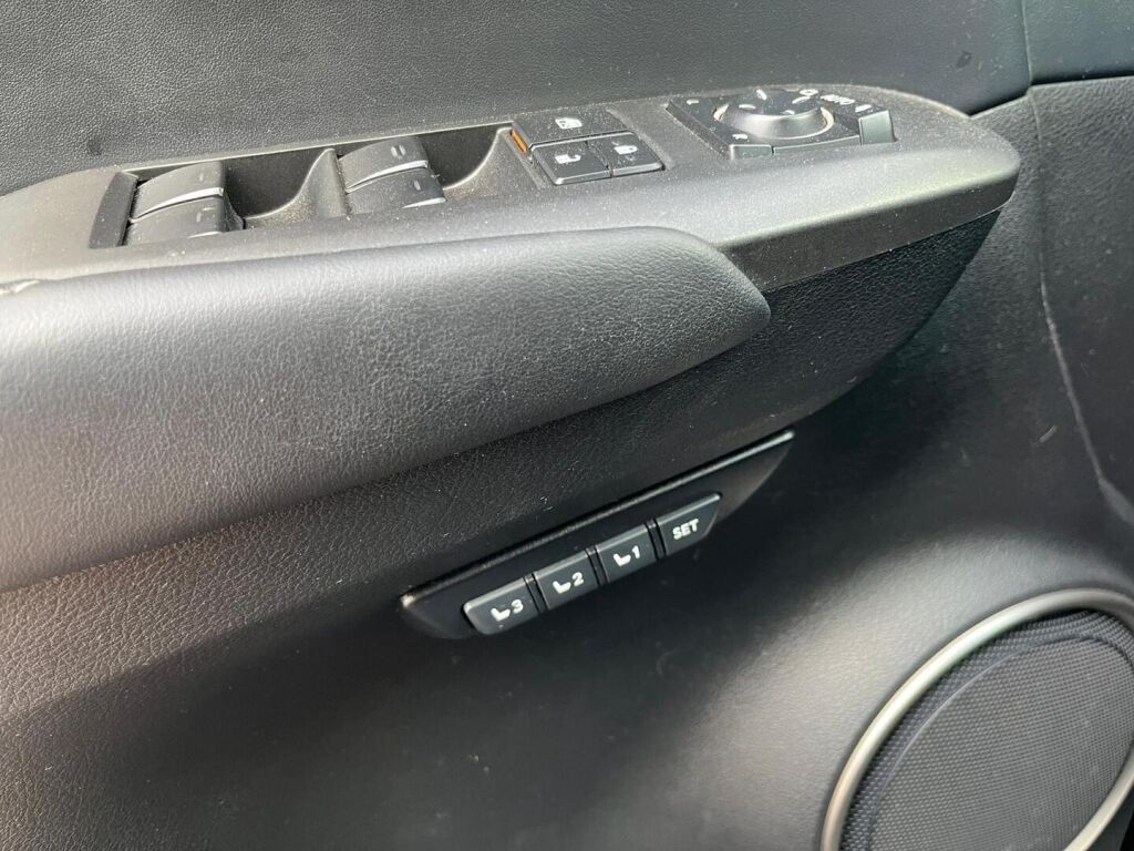 Lexus NX 2015 Musta