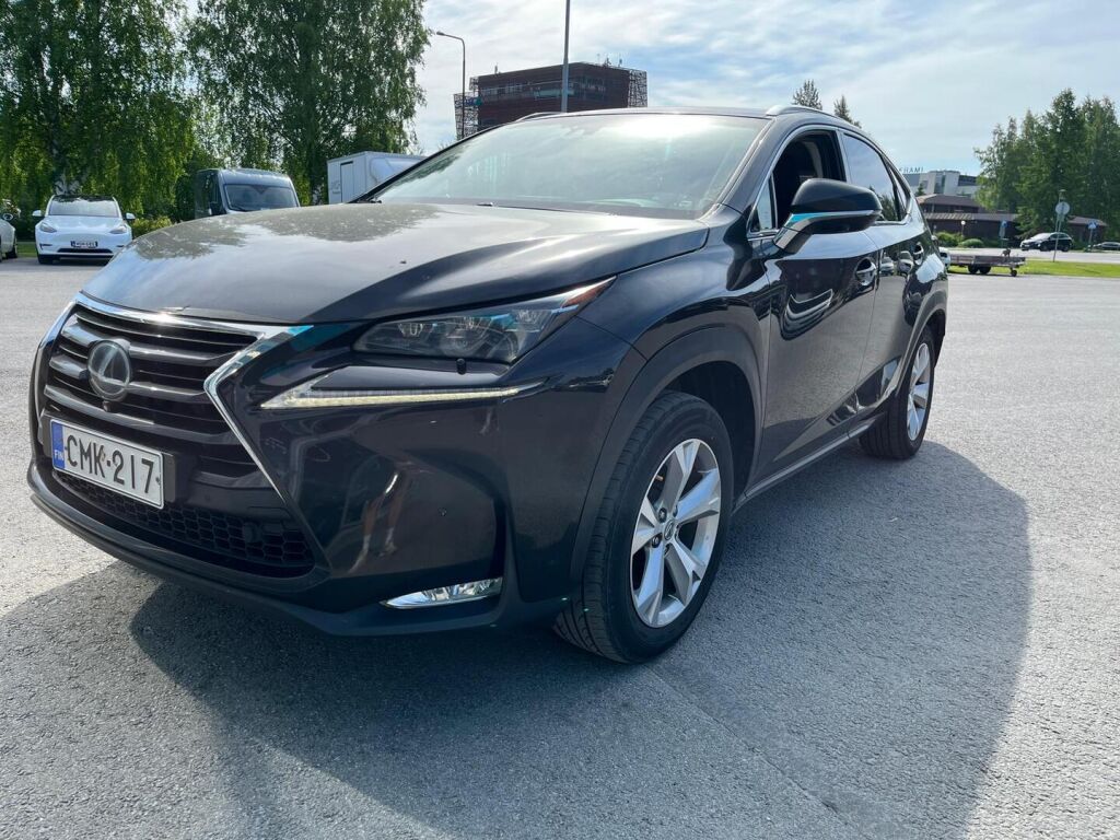 Lexus NX 2015 Musta