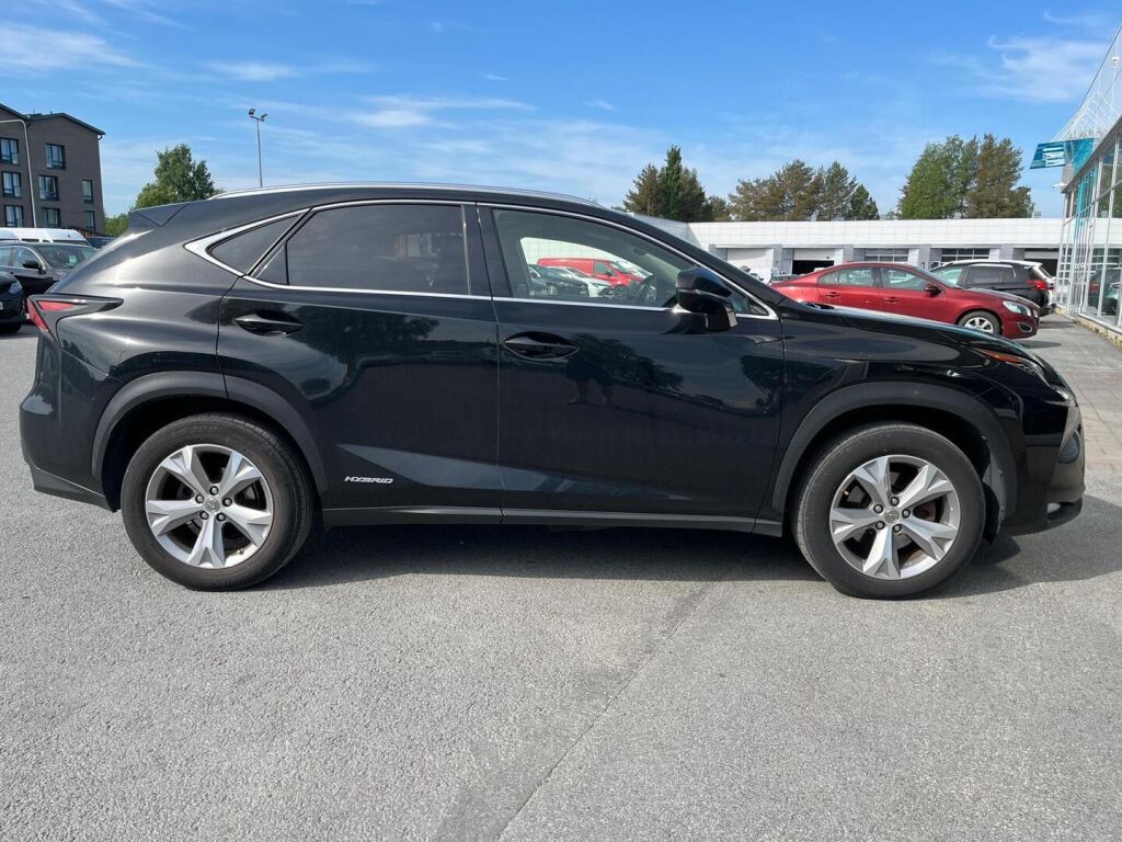 Lexus NX 2015 Musta