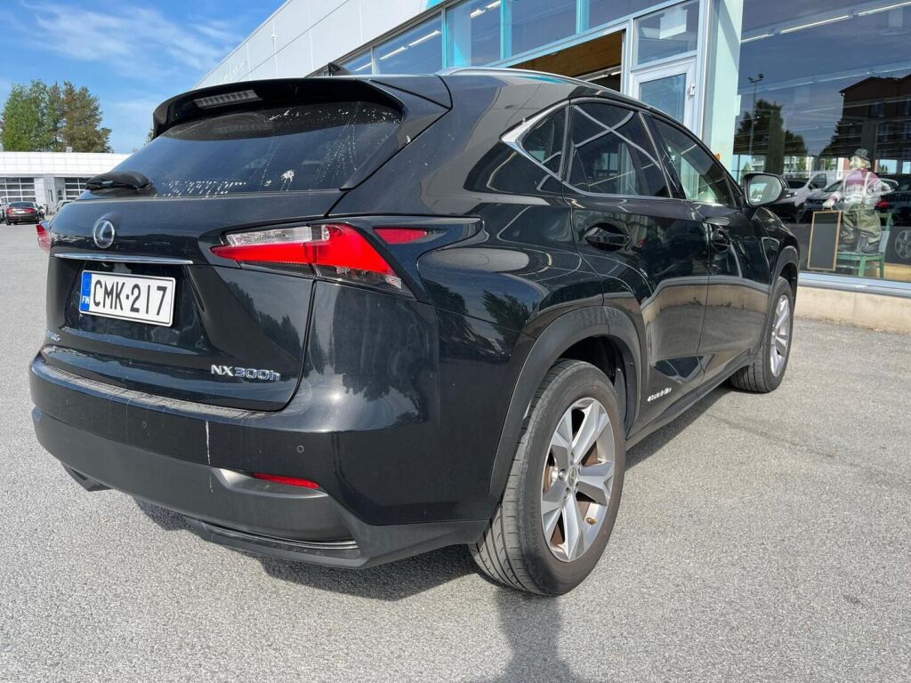 Lexus NX 2015 Musta