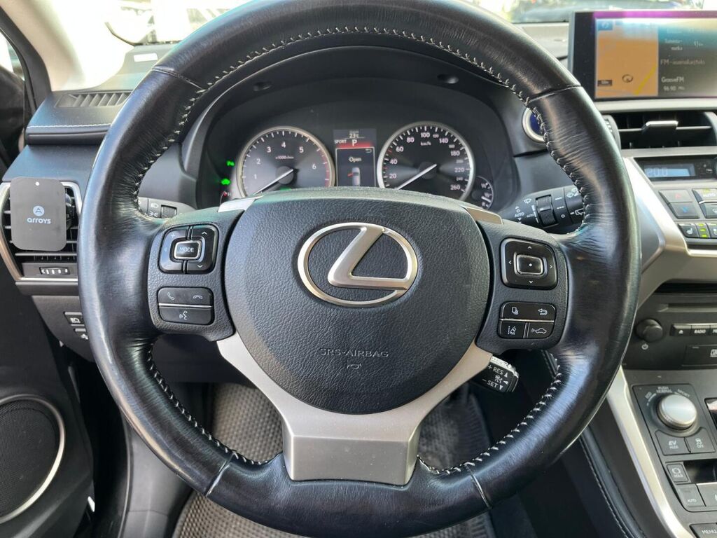 Lexus NX 2015 Musta