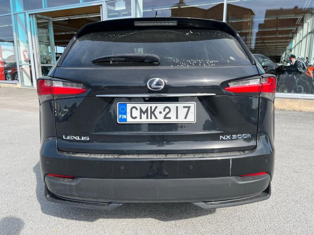 Lexus NX 2015 Musta