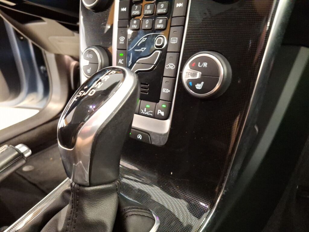 Volvo V40 2017 Sininen