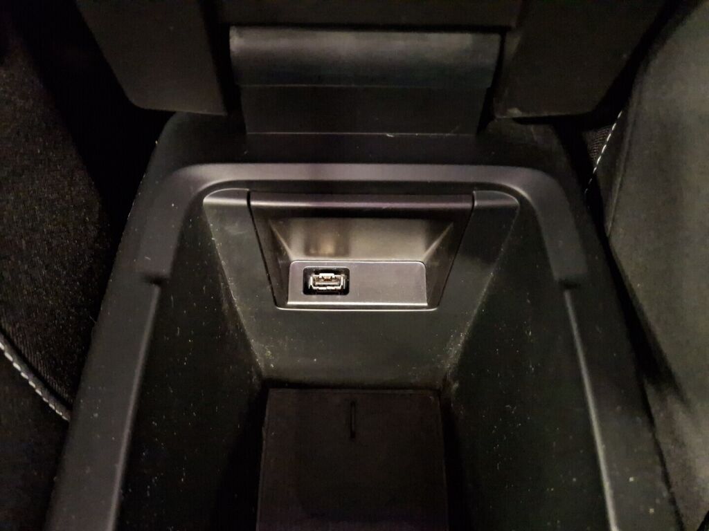 Volvo V40 2017 Sininen