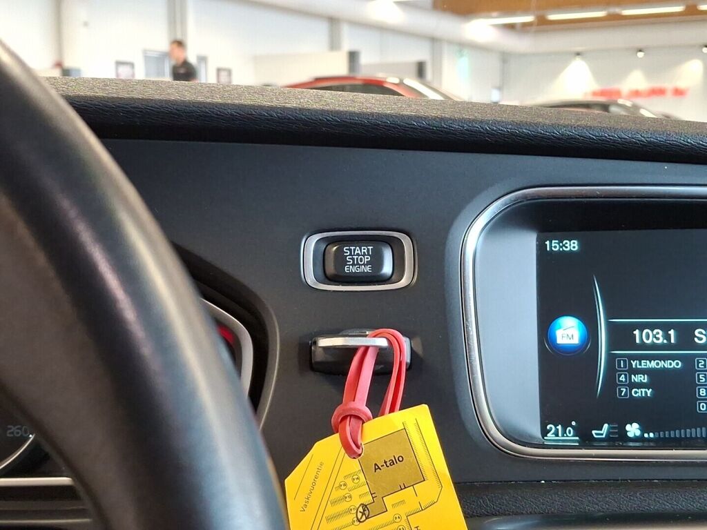 Volvo V40 2017 Sininen