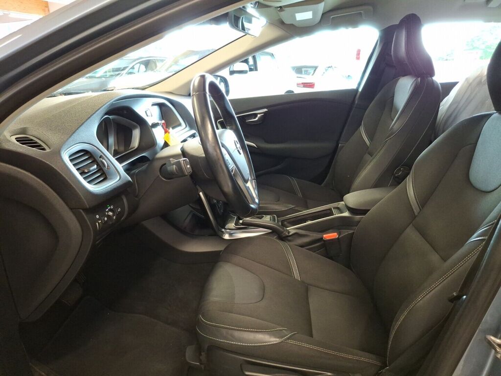 Volvo V40 2017 Sininen