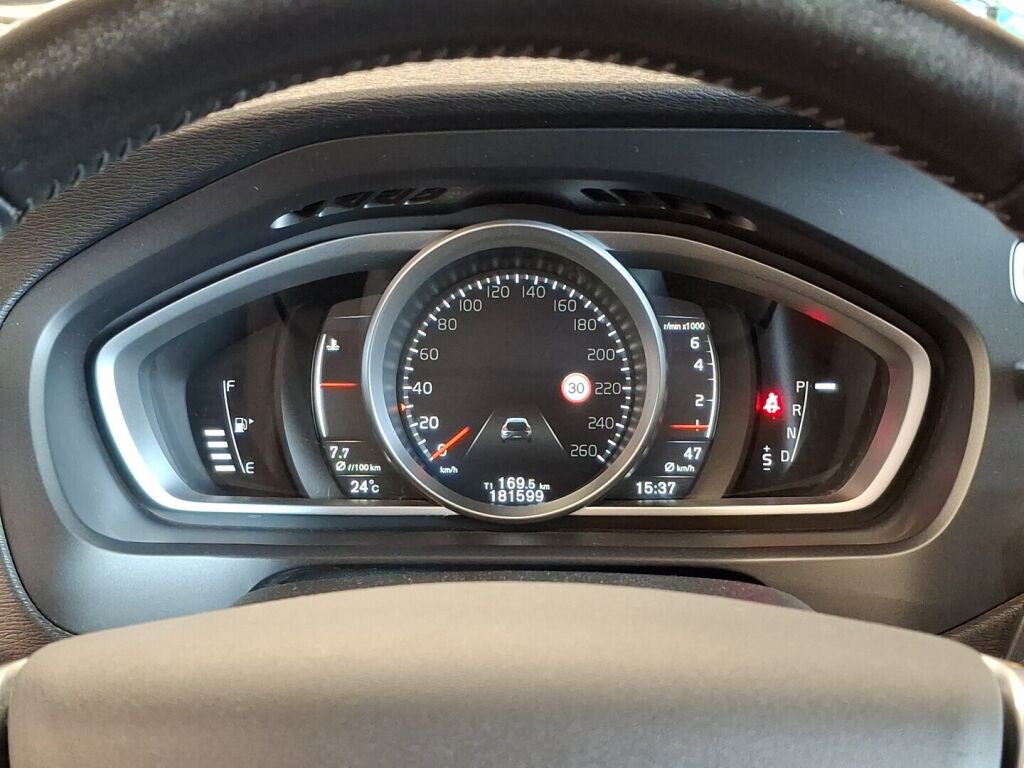 Volvo V40 2017 Sininen