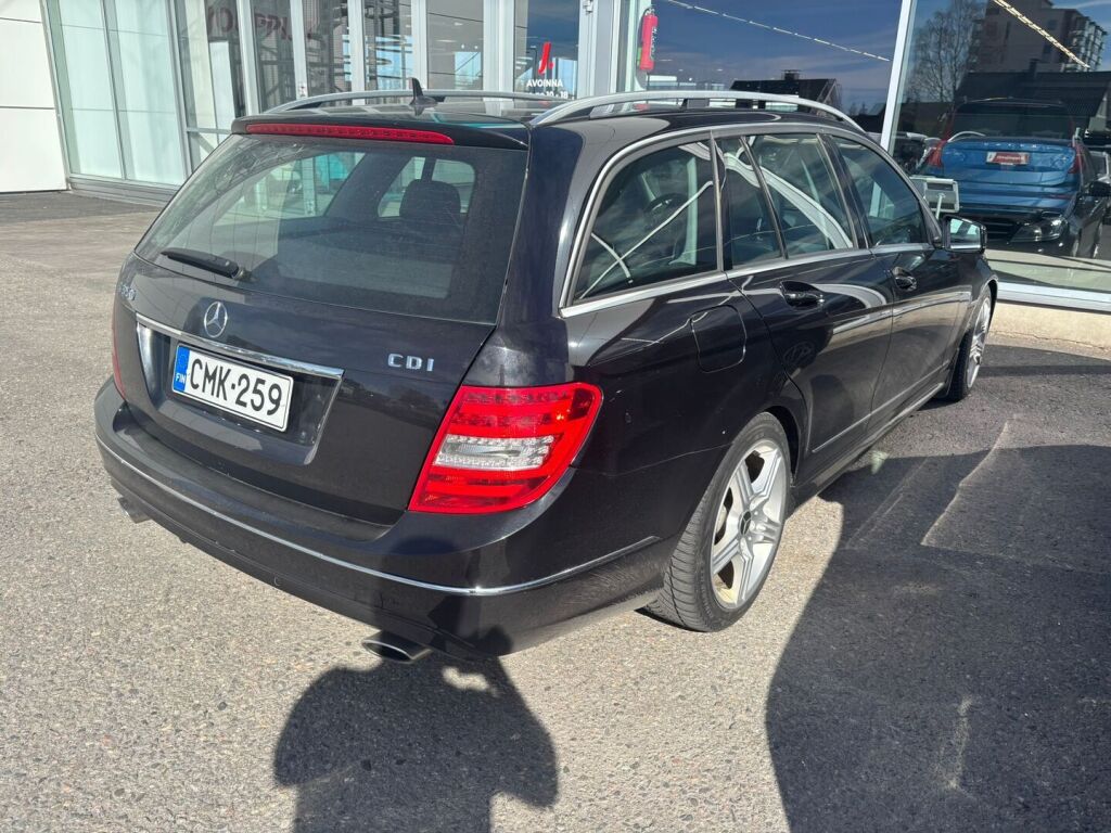 Mercedes-Benz C 2012 Musta