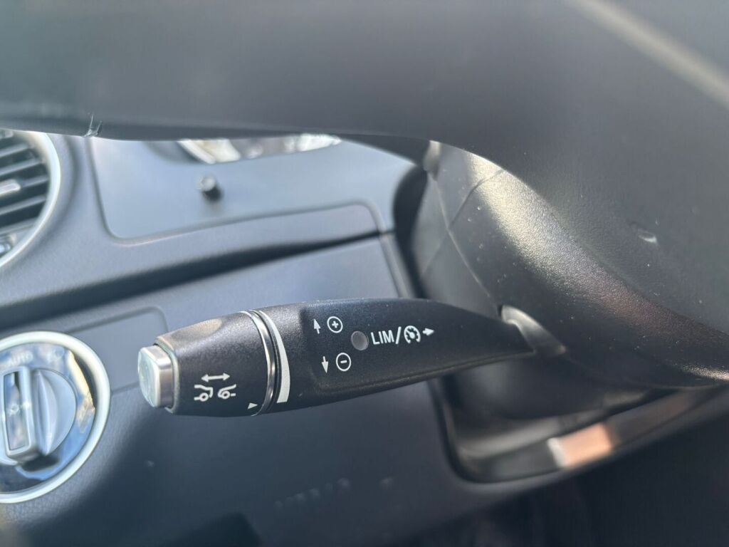 Mercedes-Benz C 2012 Musta