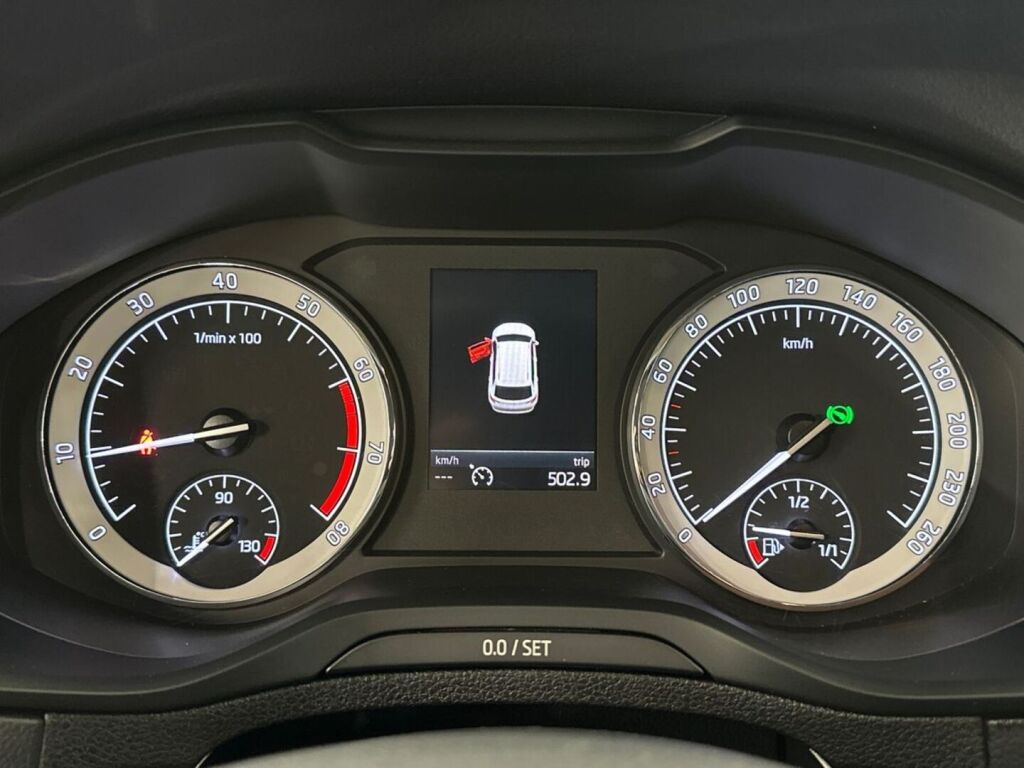 Skoda Karoq 2020 Sininen