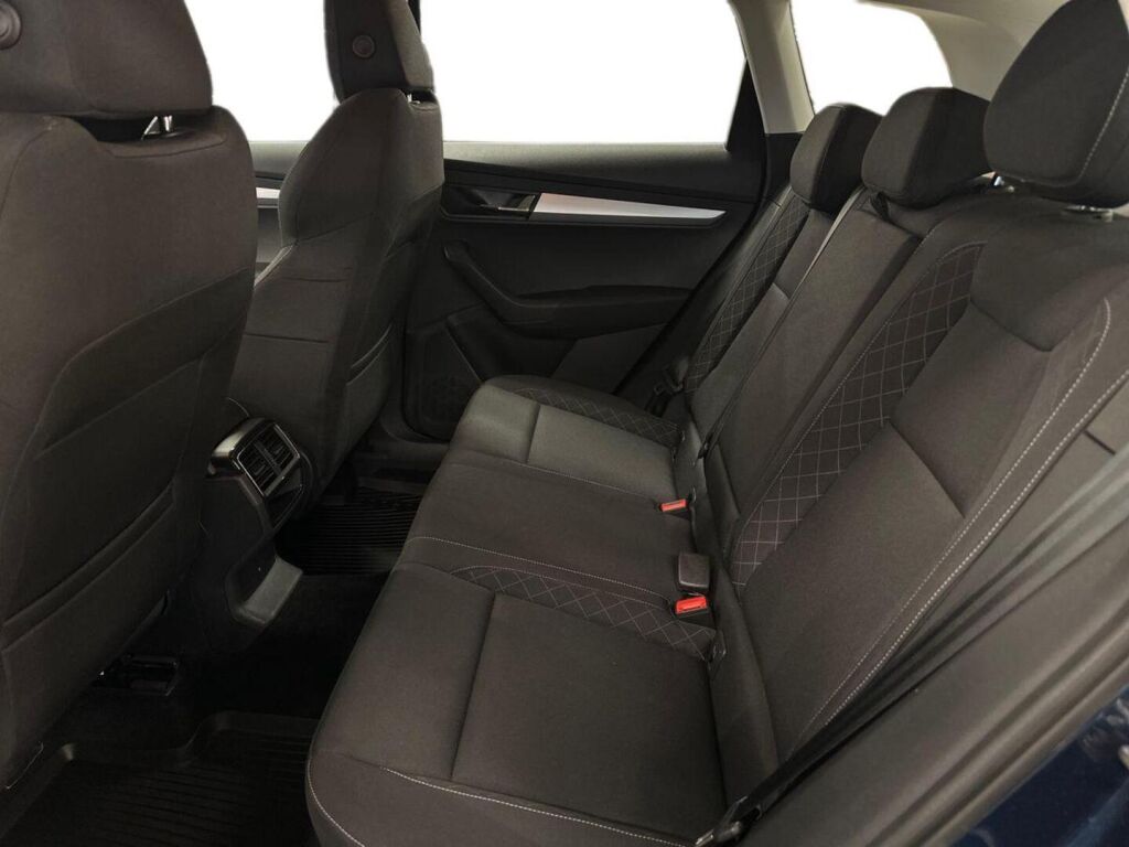 Skoda Karoq 2020 Sininen