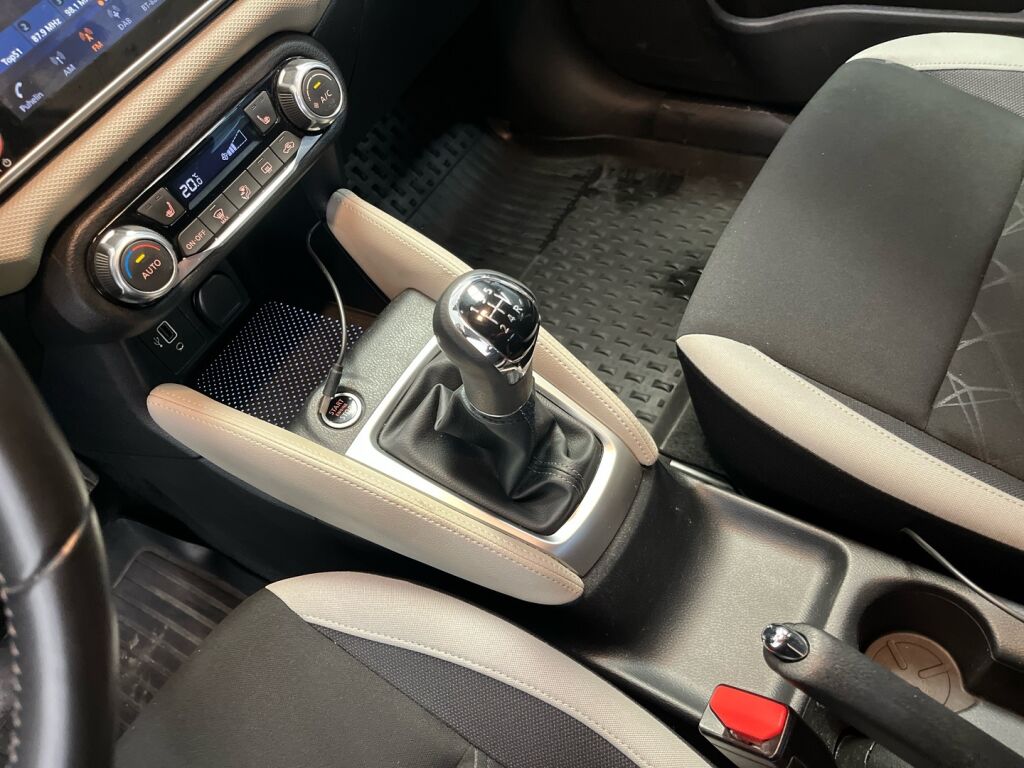 Nissan Micra 2019 Punainen