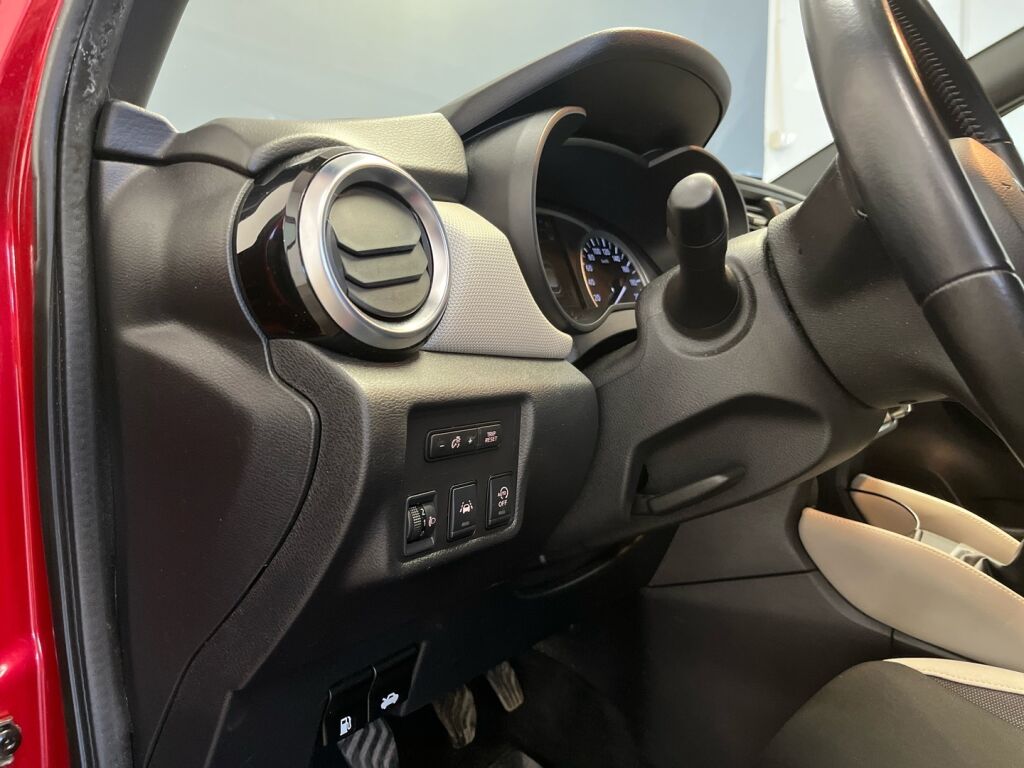 Nissan Micra 2019 Punainen