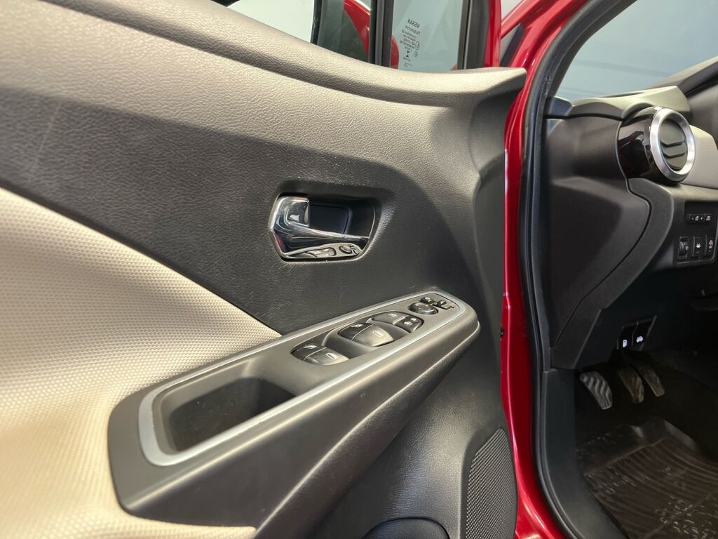 Nissan Micra 2019 Punainen