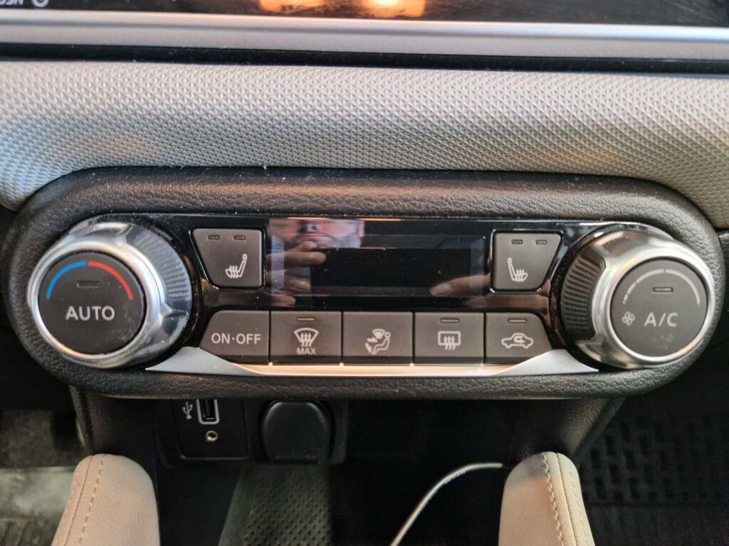 Nissan Micra 2019 Punainen