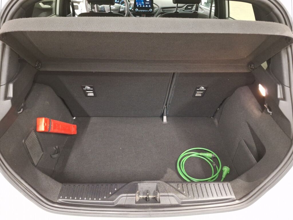 Ford Fiesta 2019 Valkoinen