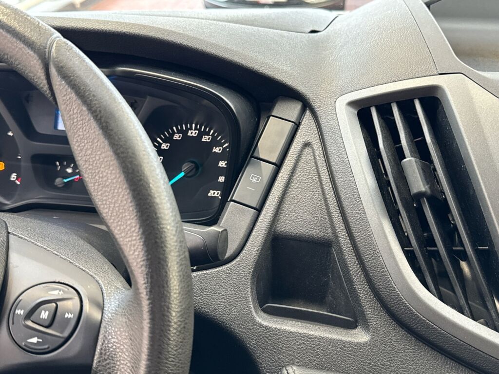 Ford Transit 2015 Valkoinen