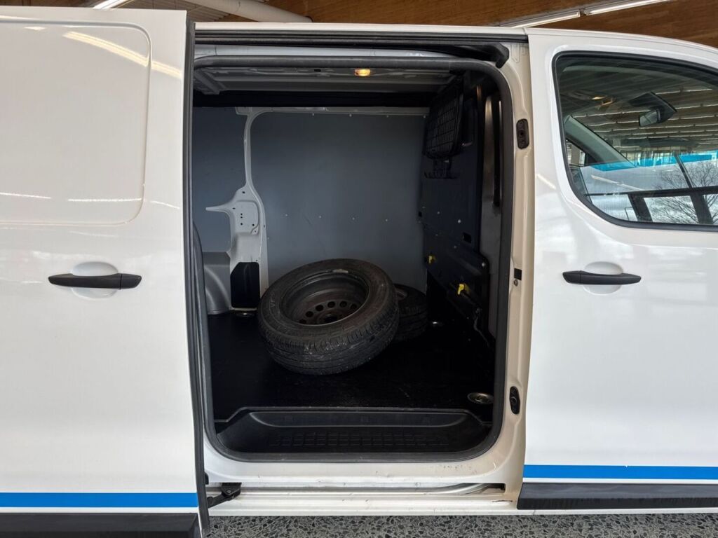 Citroen Jumpy 2019 Valkoinen