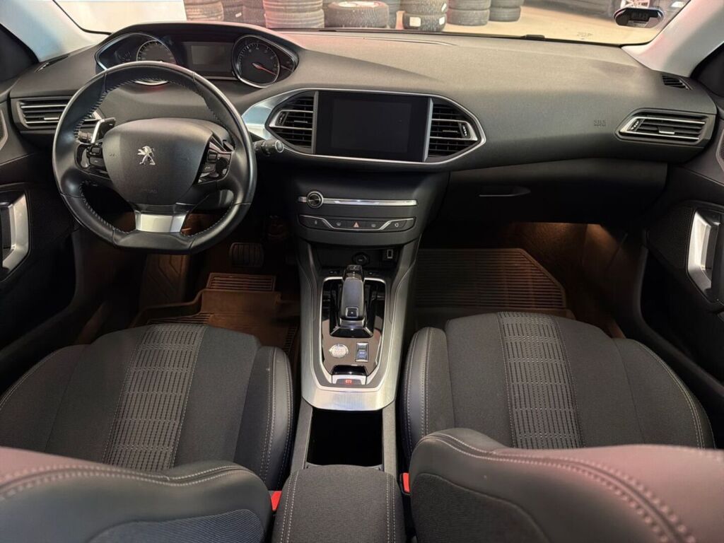 Peugeot 308 2019 Valkoinen