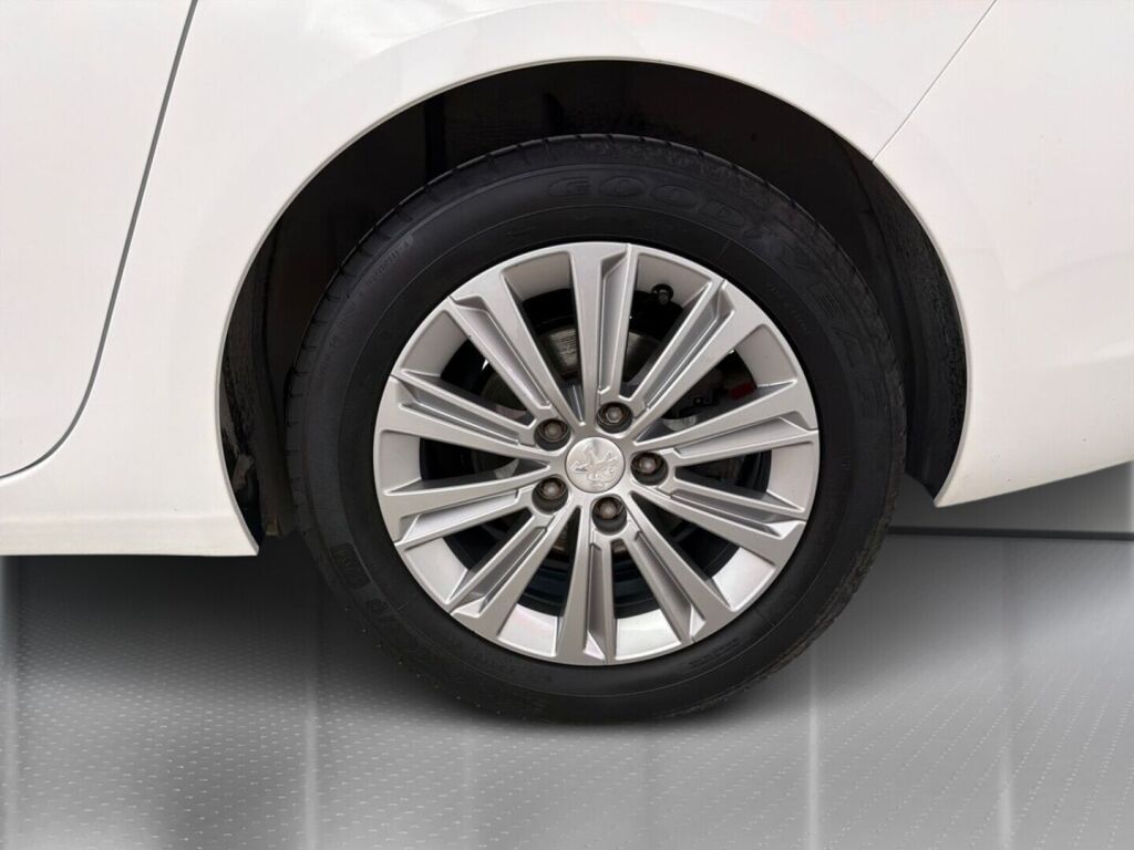 Peugeot 308 2019 Valkoinen
