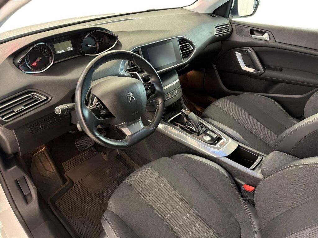 Peugeot 308 2019 Valkoinen