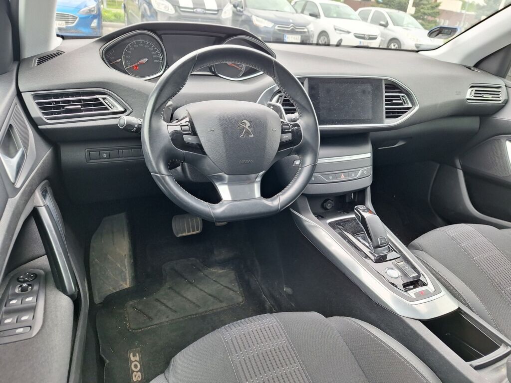 Peugeot 308 2019 Valkoinen