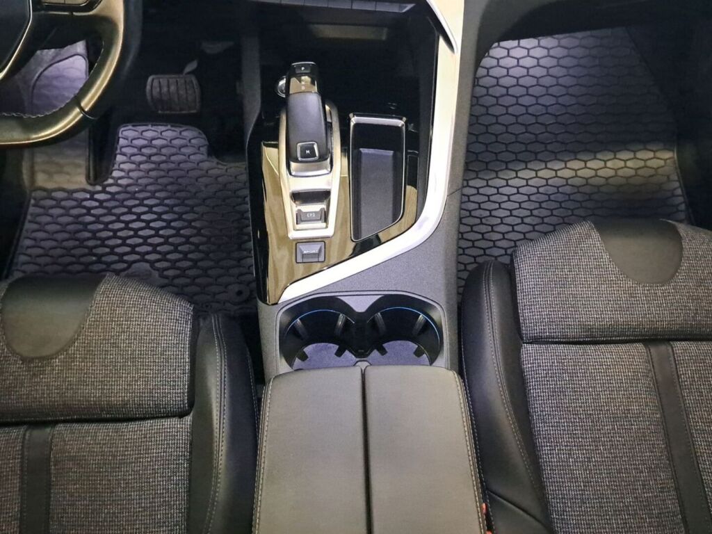 Peugeot 3008 2019 Harmaa