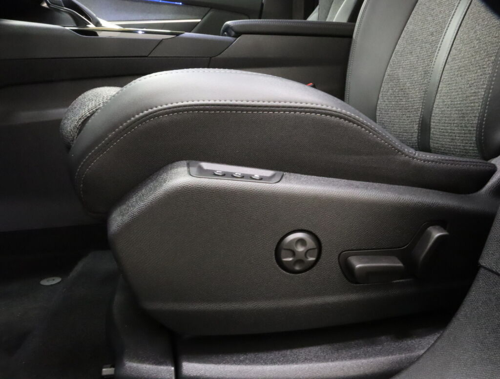 Peugeot 3008 2019 Harmaa