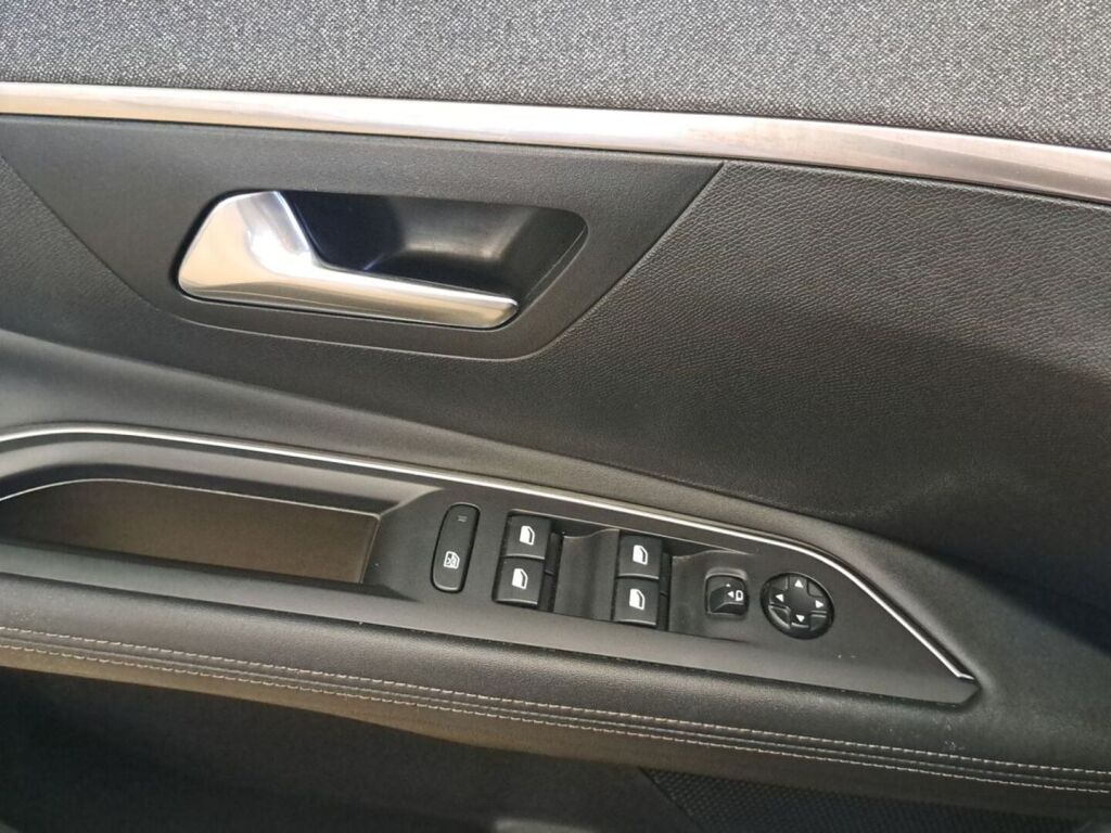Peugeot 3008 2019 Harmaa
