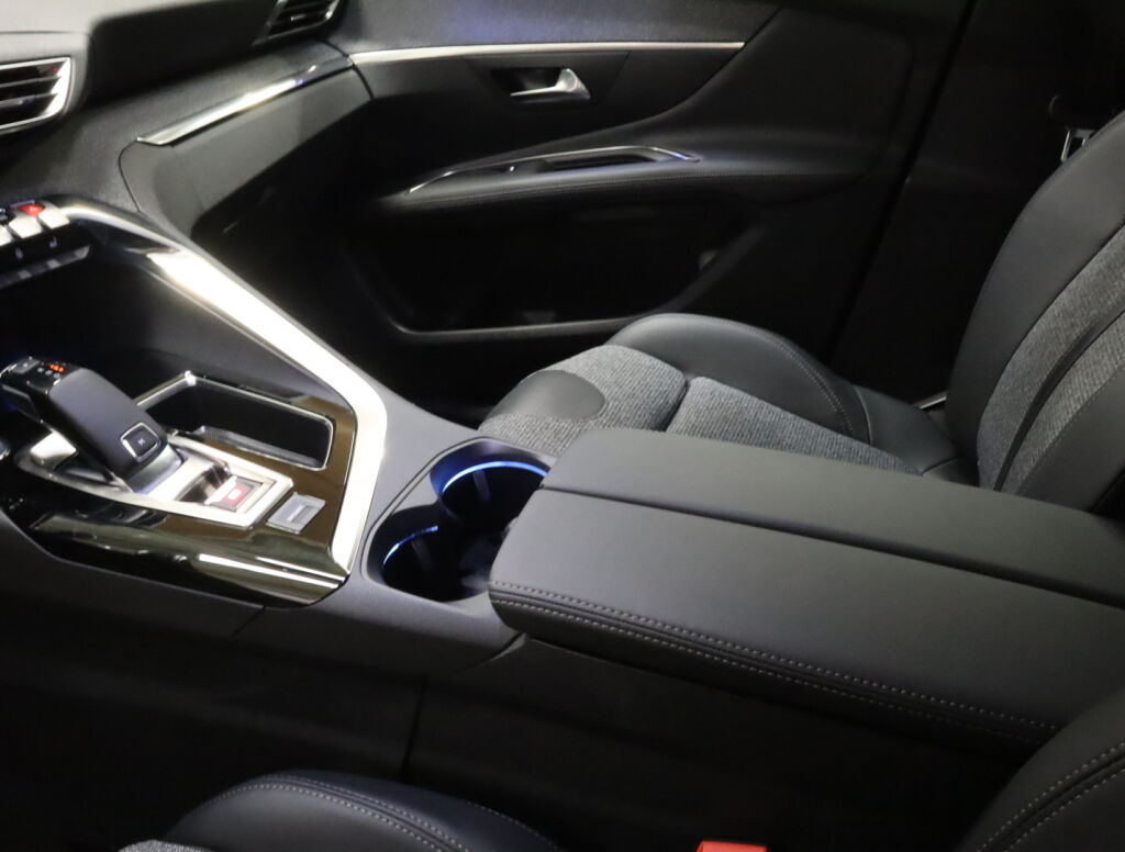 Peugeot 3008 2019 Harmaa