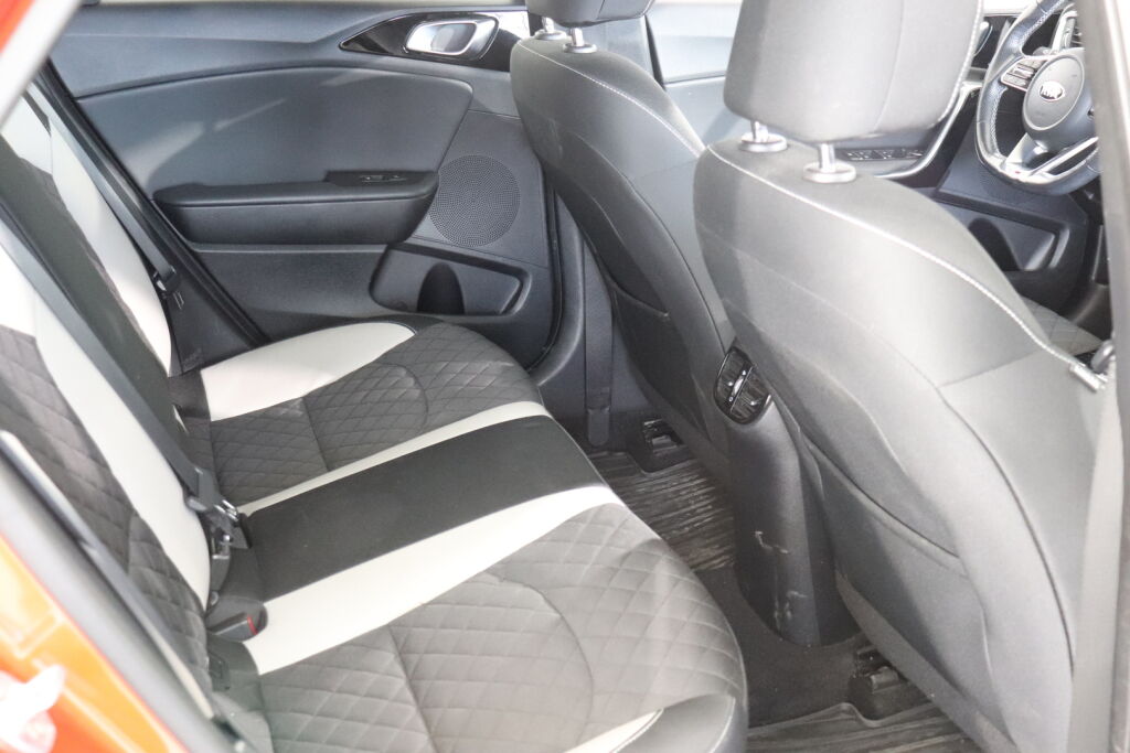 Kia ProCeed 2019 Oranssi