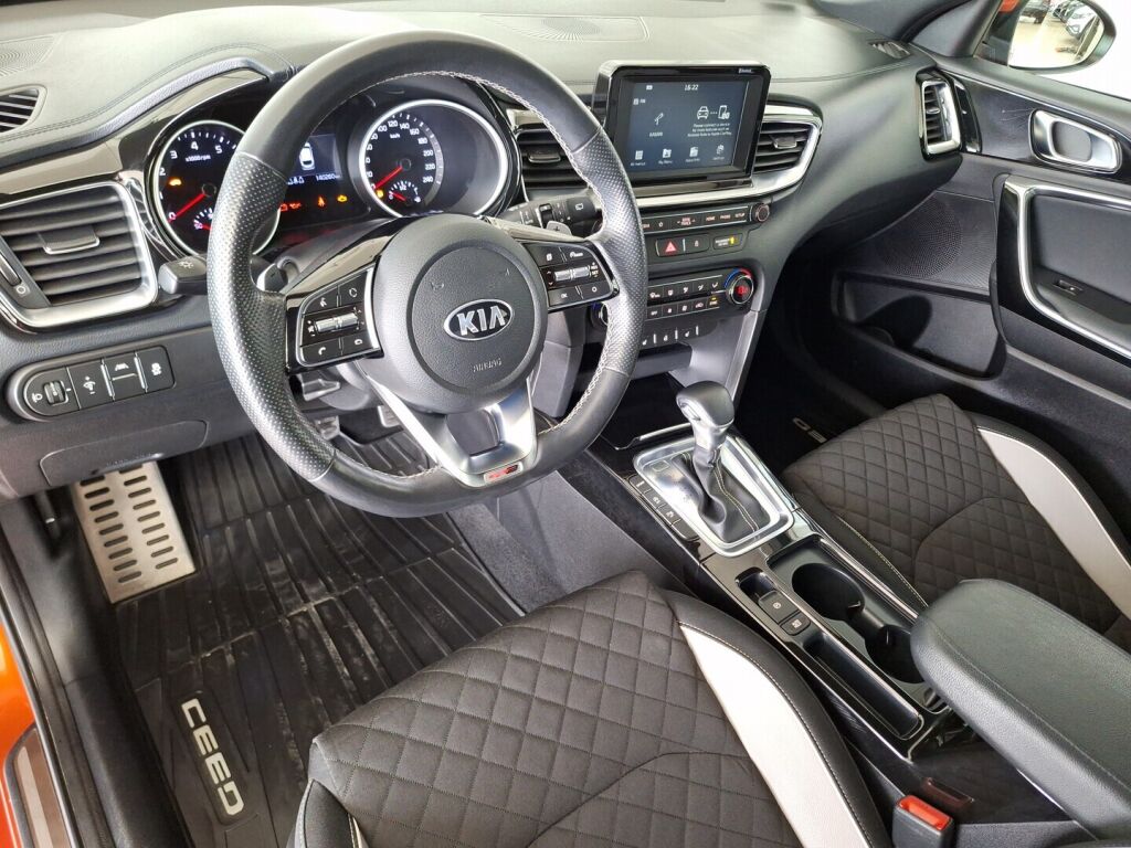 Kia ProCeed 2019 Oranssi