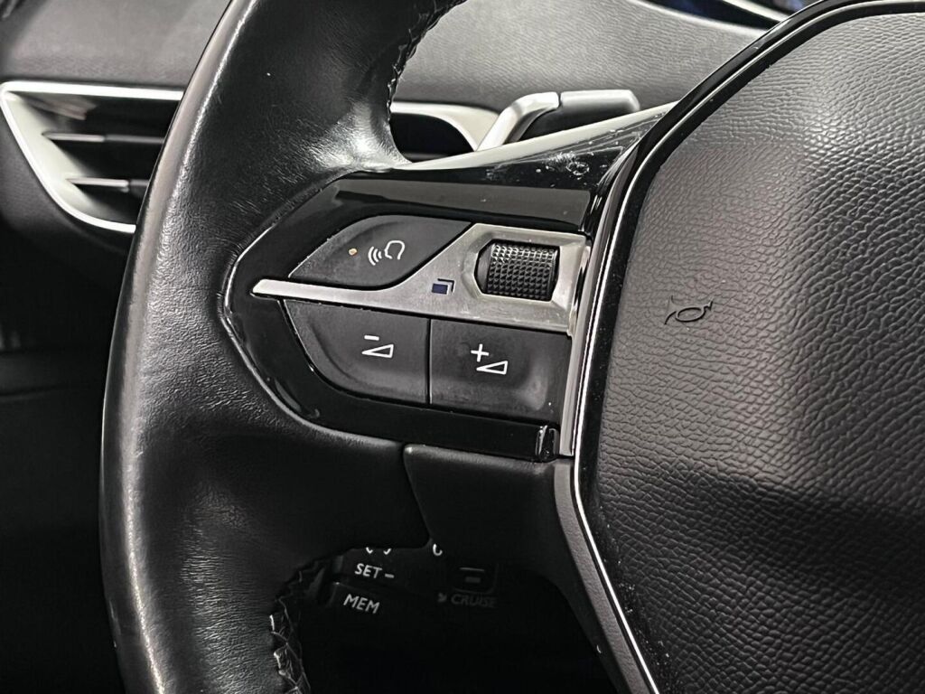 Peugeot 3008 2019 Punainen