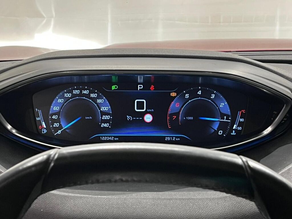 Peugeot 3008 2019 Punainen