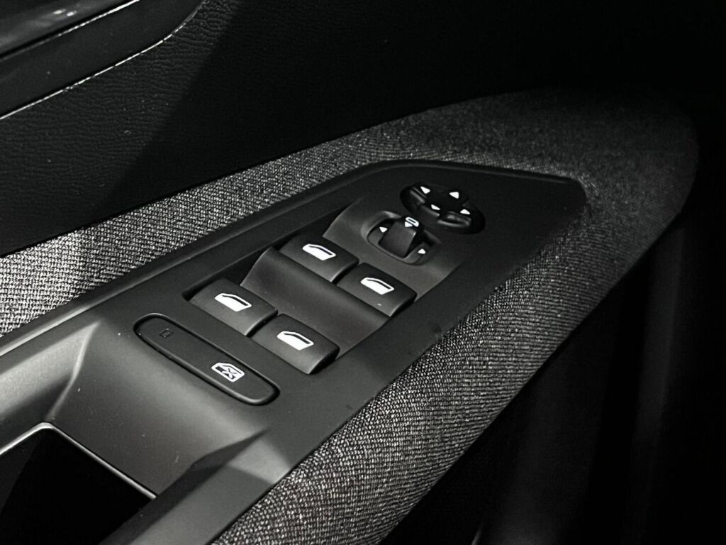 Peugeot 3008 2019 Punainen