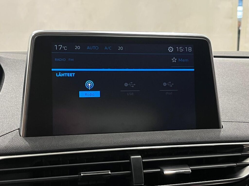 Peugeot 3008 2019 Punainen