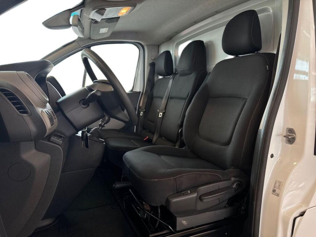 Renault Trafic 2019 Valkoinen