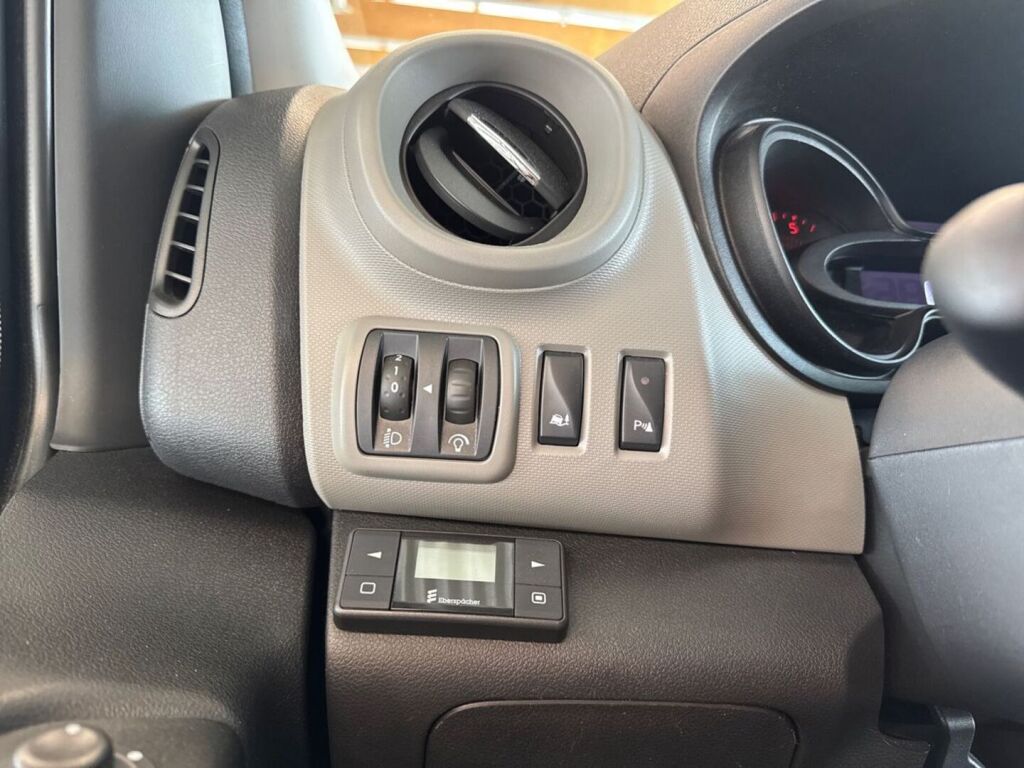 Renault Trafic 2019 Valkoinen